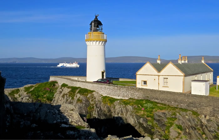 Hrossey passing the Bressay Lighthouse