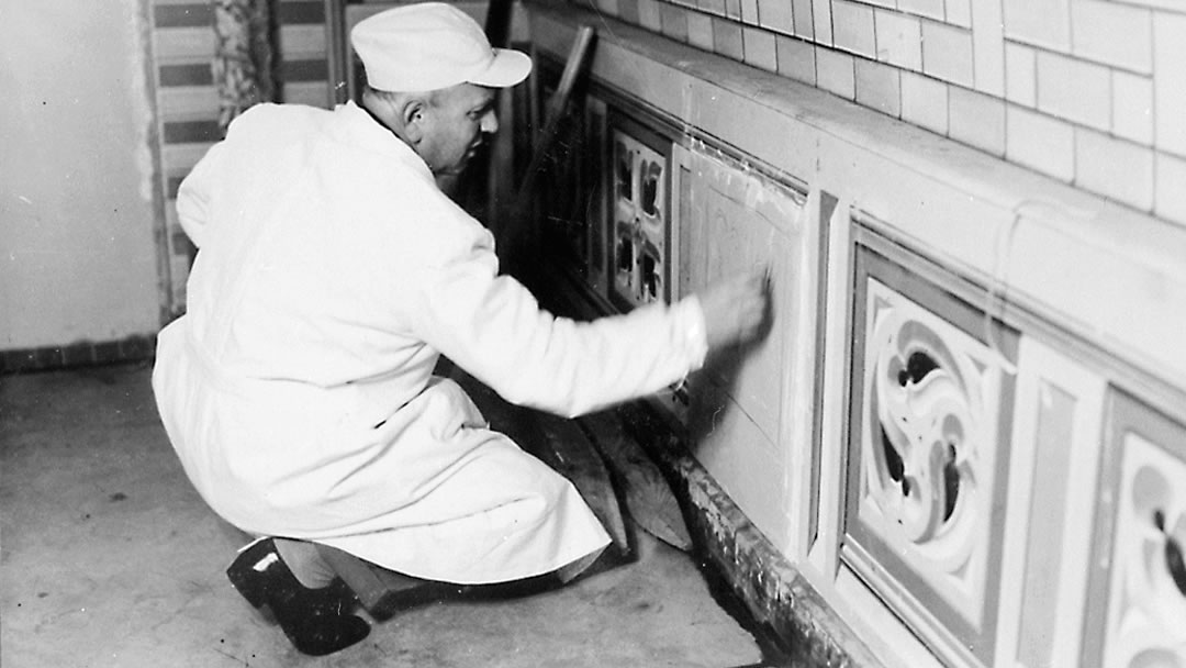 Domenico Chiocchetti at work in the Italian Chapel