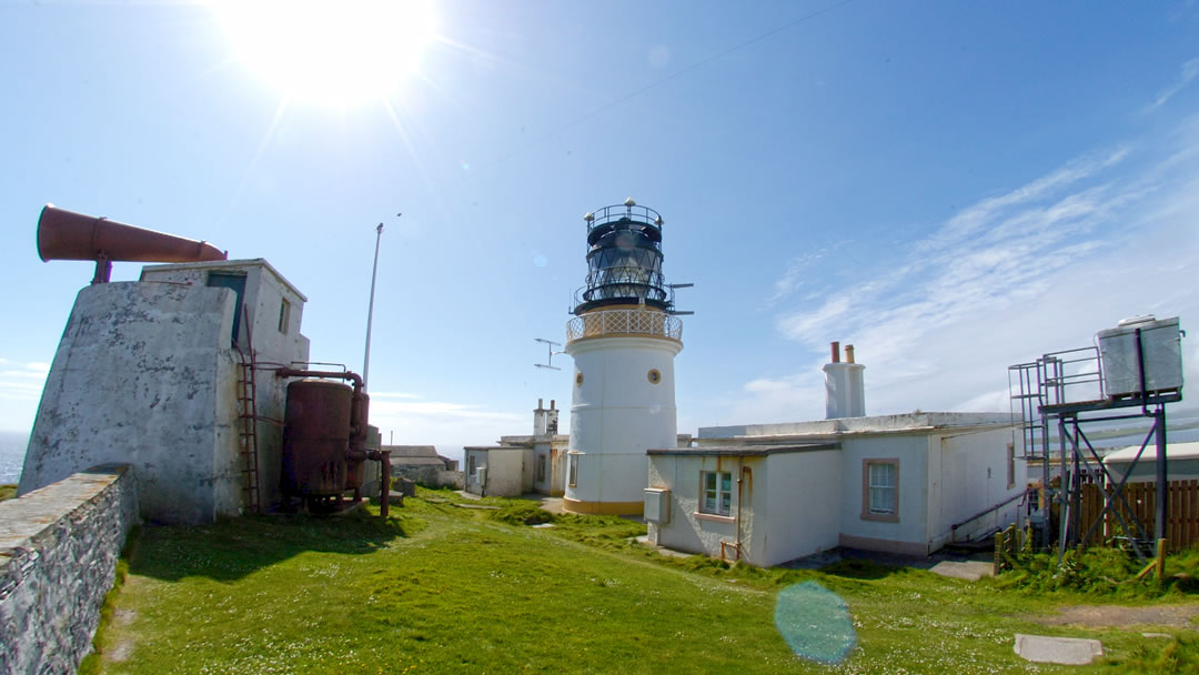 Sumburgh Head lighthouse and fog horn