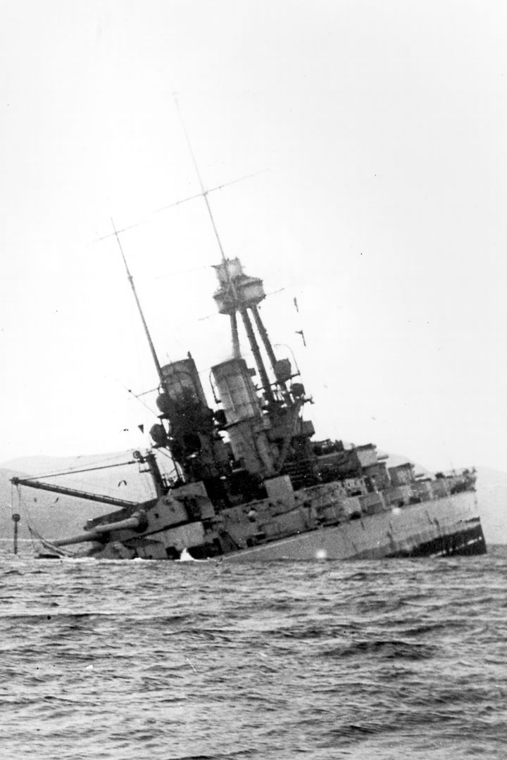 The scuttling of the German Fleet in Scapa Flow - Baern