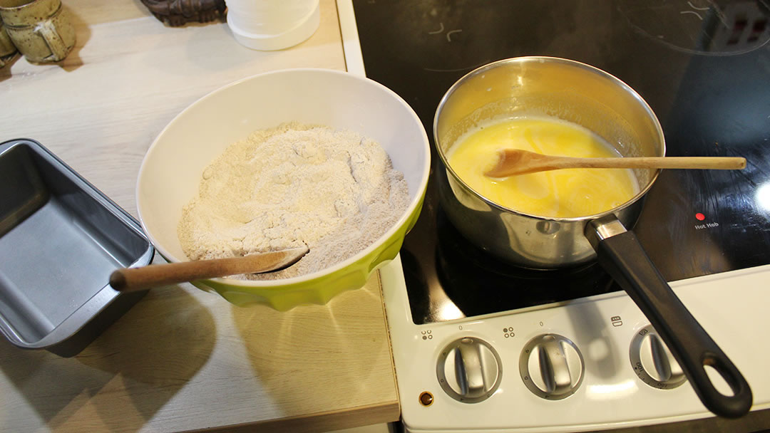 The melted and dry mixture for Ovaltine Loaf