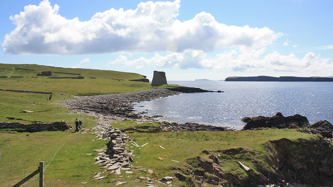 Walking to Mousa Broch