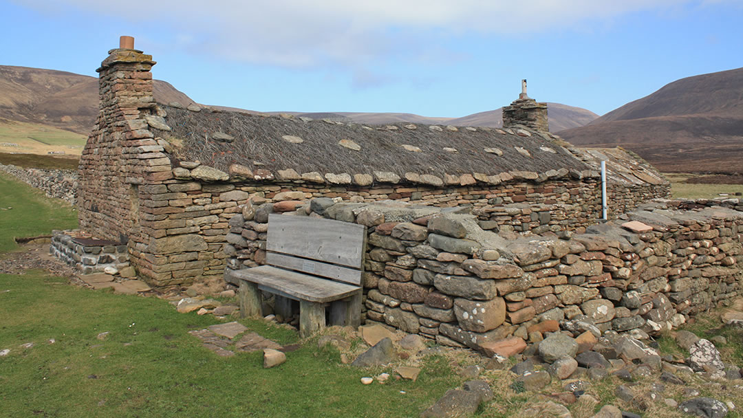 Burnmouth bothy in Rackwick bay