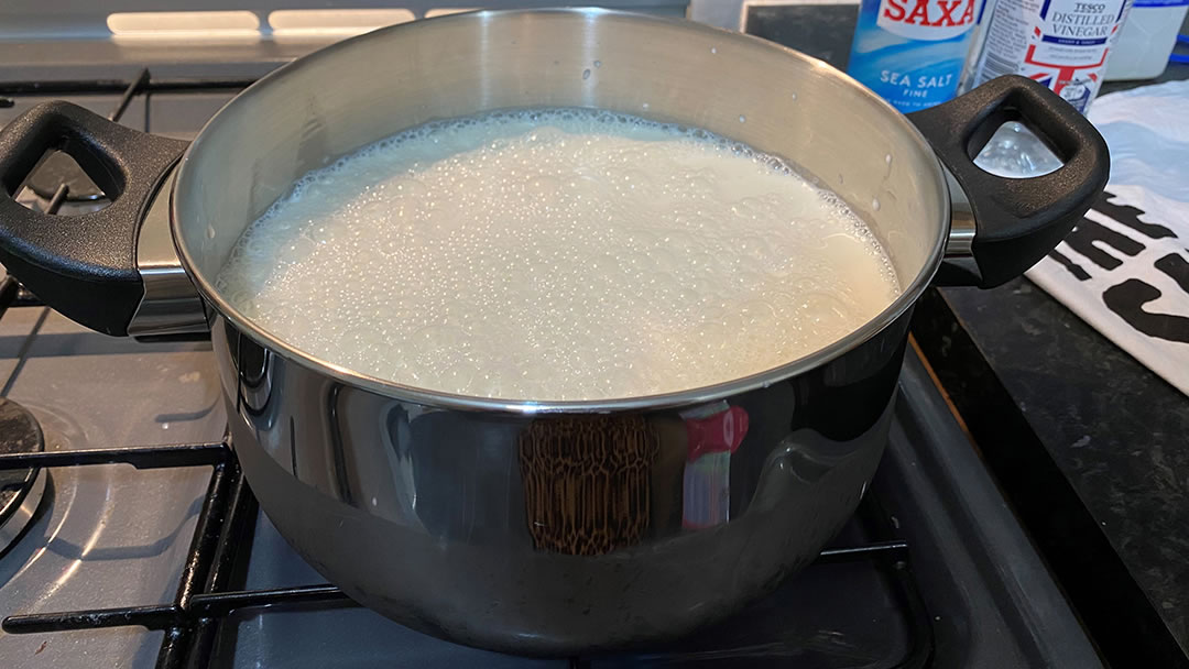 Simmering milk to make cheese