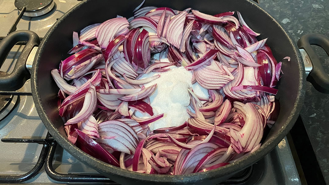 Red onions and sugar