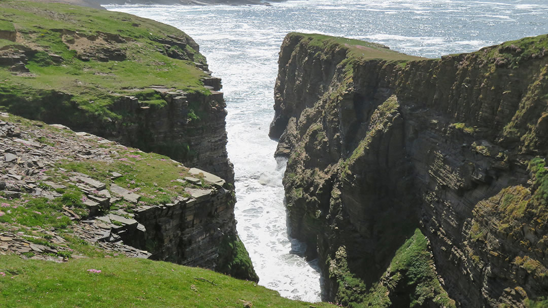 Ramna Geo, Orkney, photo by Gordon Hatton