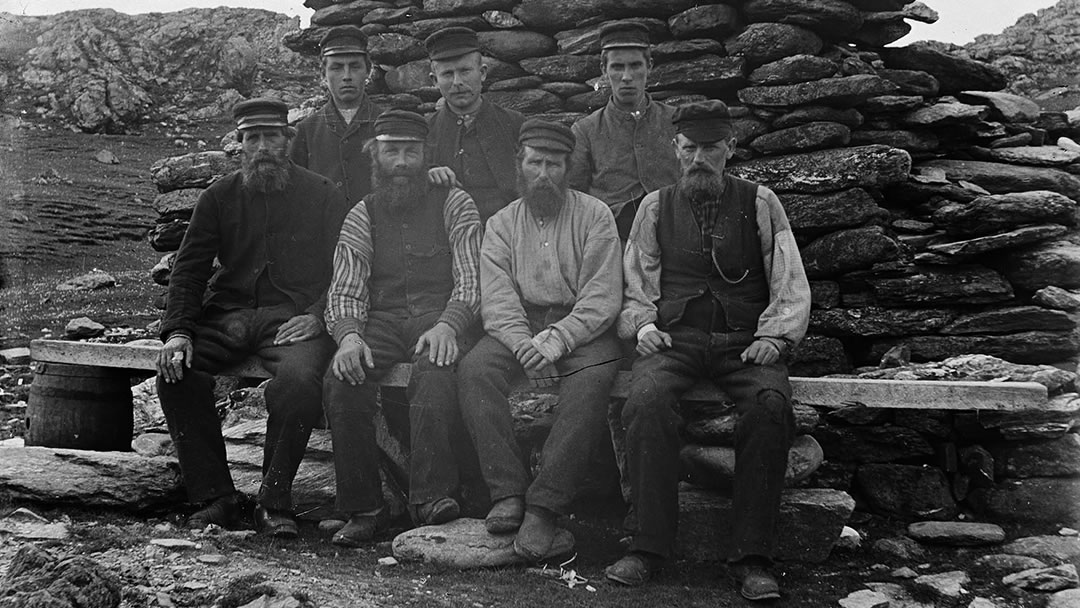 Charles Ratter and his crew at Fedaland haaf station. Photo © Shetland Museum and Archives