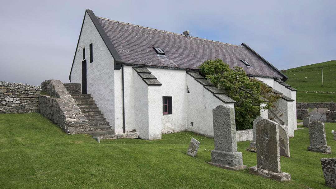 Lunna Kirk exterior