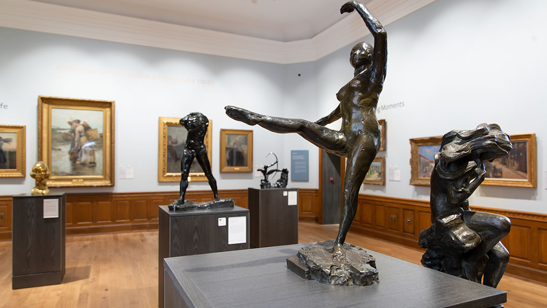 Aberdeen Art Gallery - view of gallery