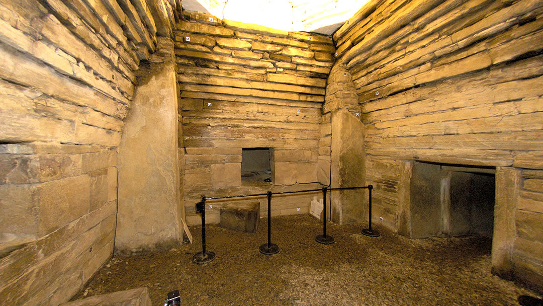 Maeshowe interior, Orkney