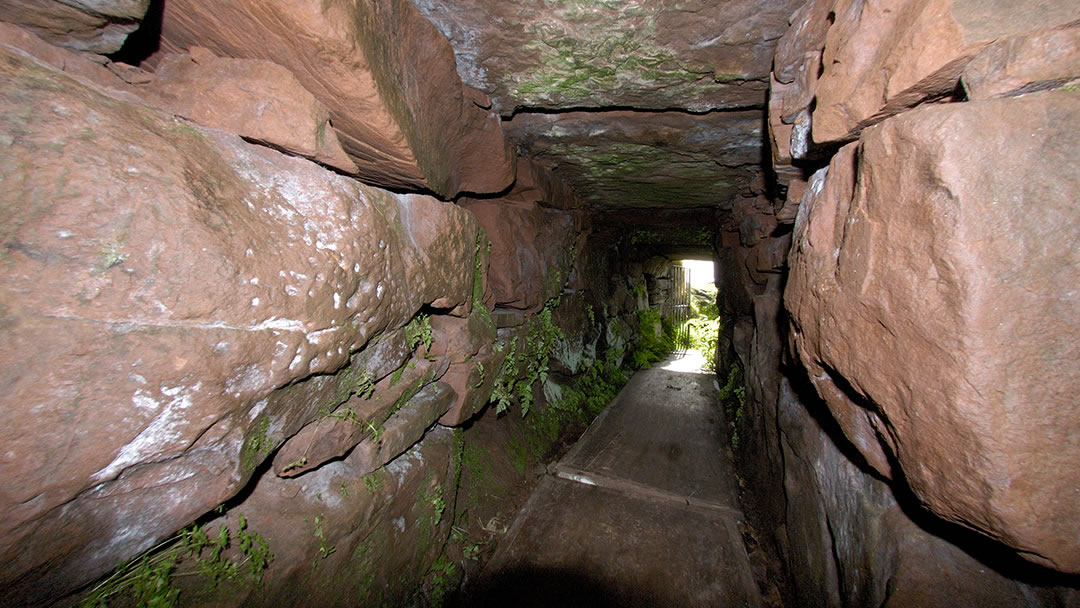 Vinquoy Chambered Cairn passage