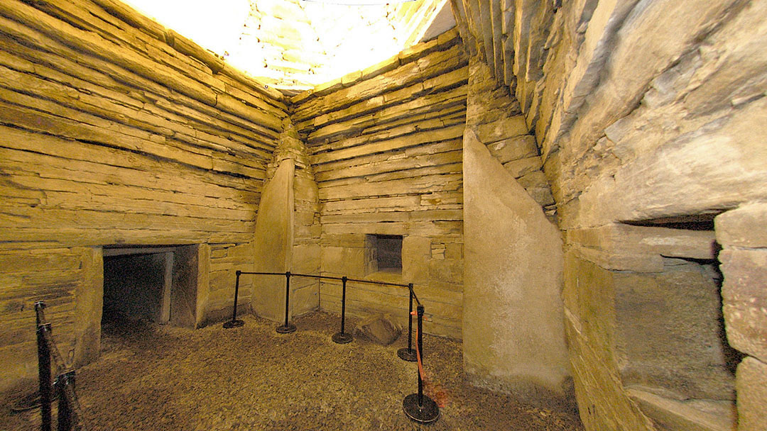 Maeshowe chambered cairn, Stenness, Orkney - interior view