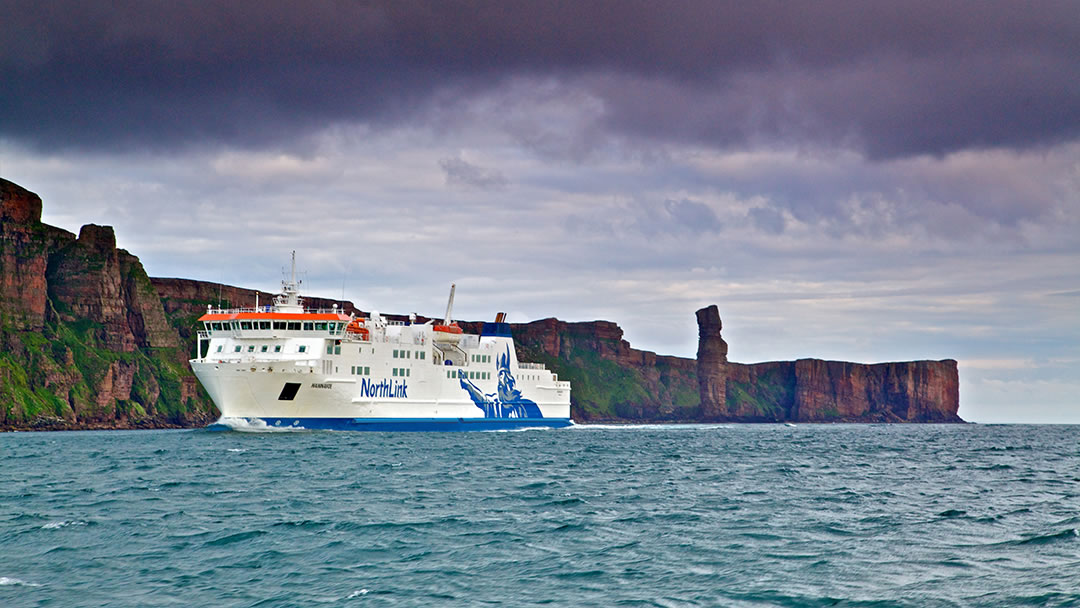 MV Hamnavoe passes the Old Man of Hoy 