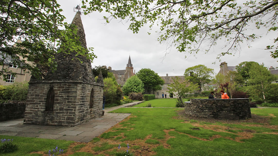 Tankerness House Gardens and the Groatie House