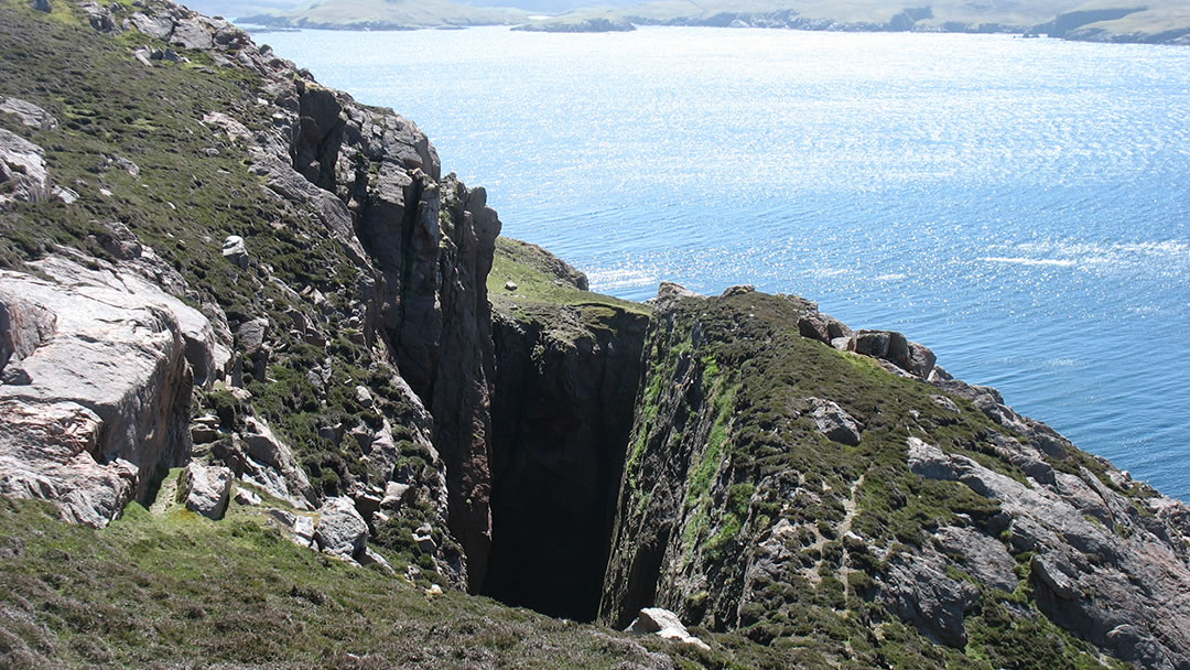 The Hole of Hellier, Muckle Roe