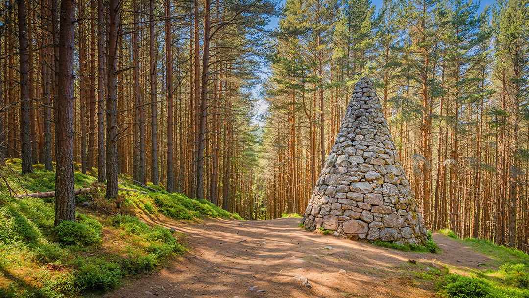 walk to Balmoral Cairn in Aberdeenshire