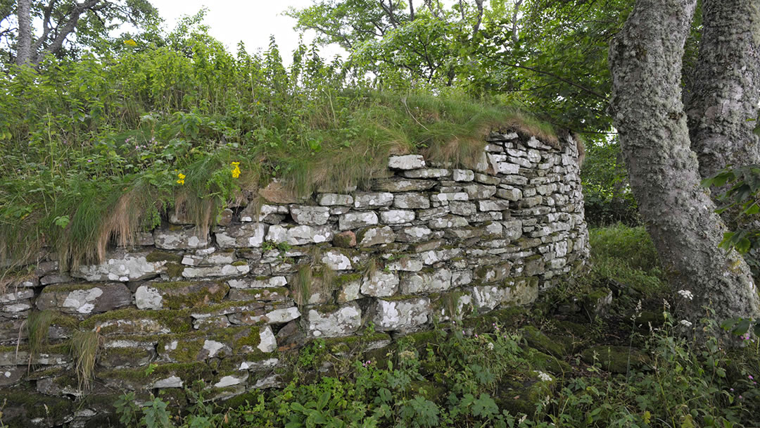 The exterior of Dunbeath broch