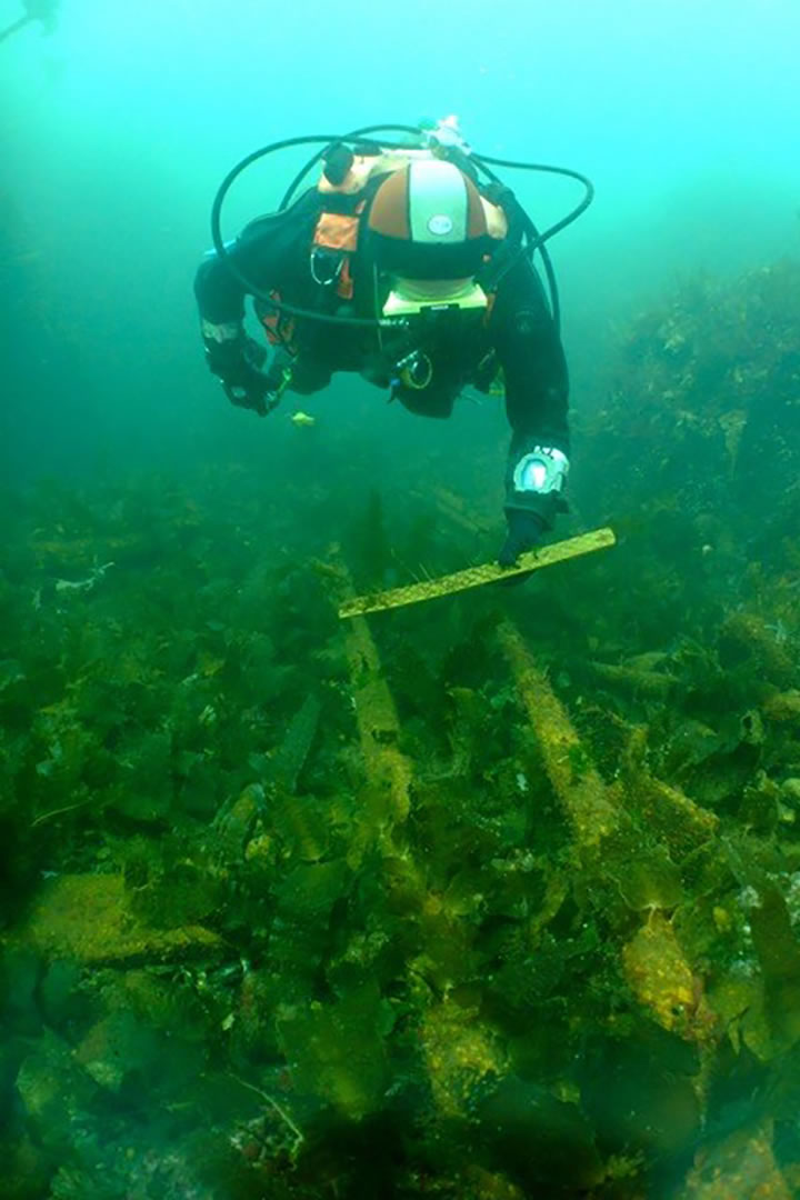 Diver at the wreckage of the Bohus