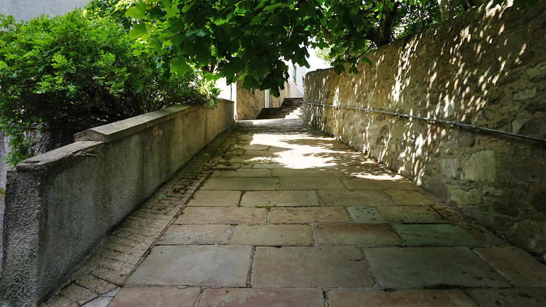 Lane leading to Hillhead in Lerwick, Shetland