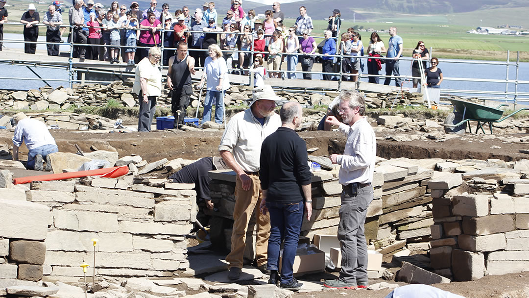 Director Nick being interviewed by Tony Robinson and Francis Pryor for Time Team