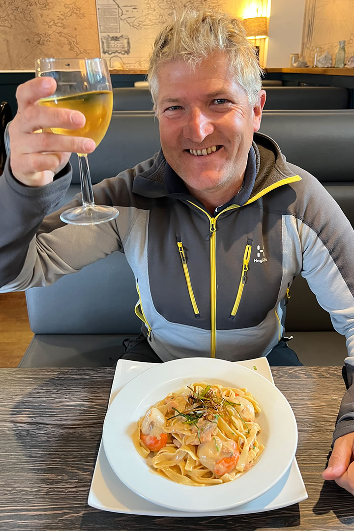 Robin enjoying scallops from the Orkney islands