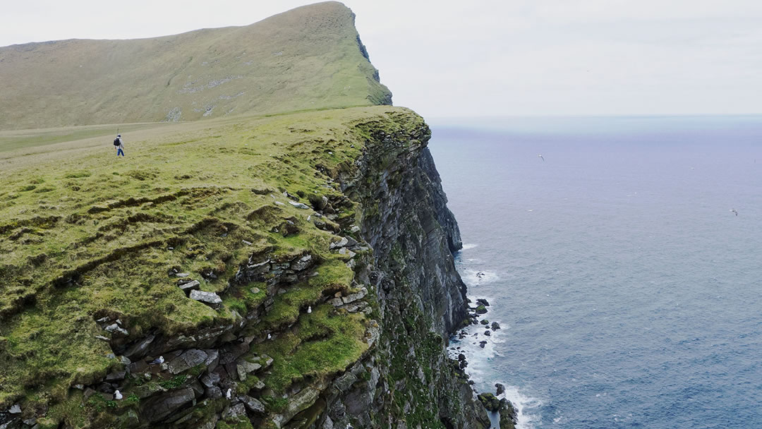 Cliffs of da Nort Bank, Foula and Da Kame