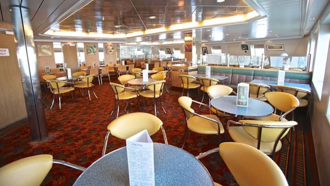 MV Hamnavoe restaurant seating area