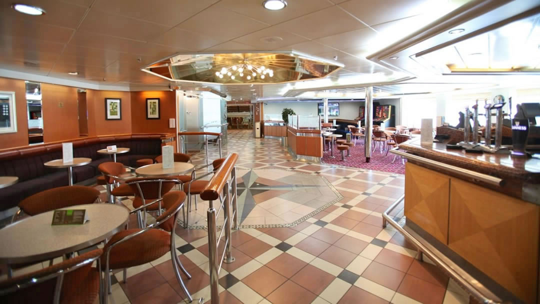 MV Hjaltland - the bar area