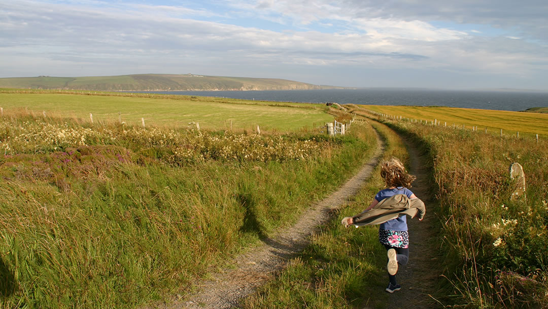 Robin’s daughter Tara walking on economy