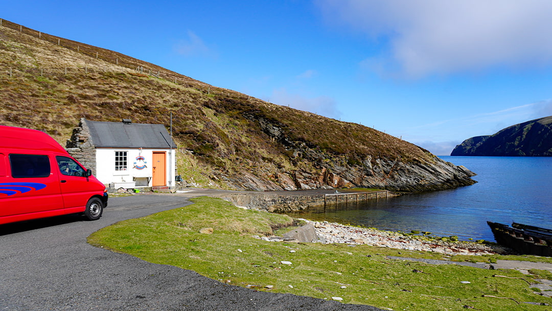 Exploring the enchanting Shetland Islands in a campervan