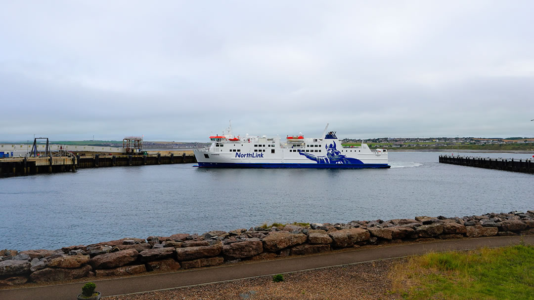 MV Hamnavoe in Scrabster harbour