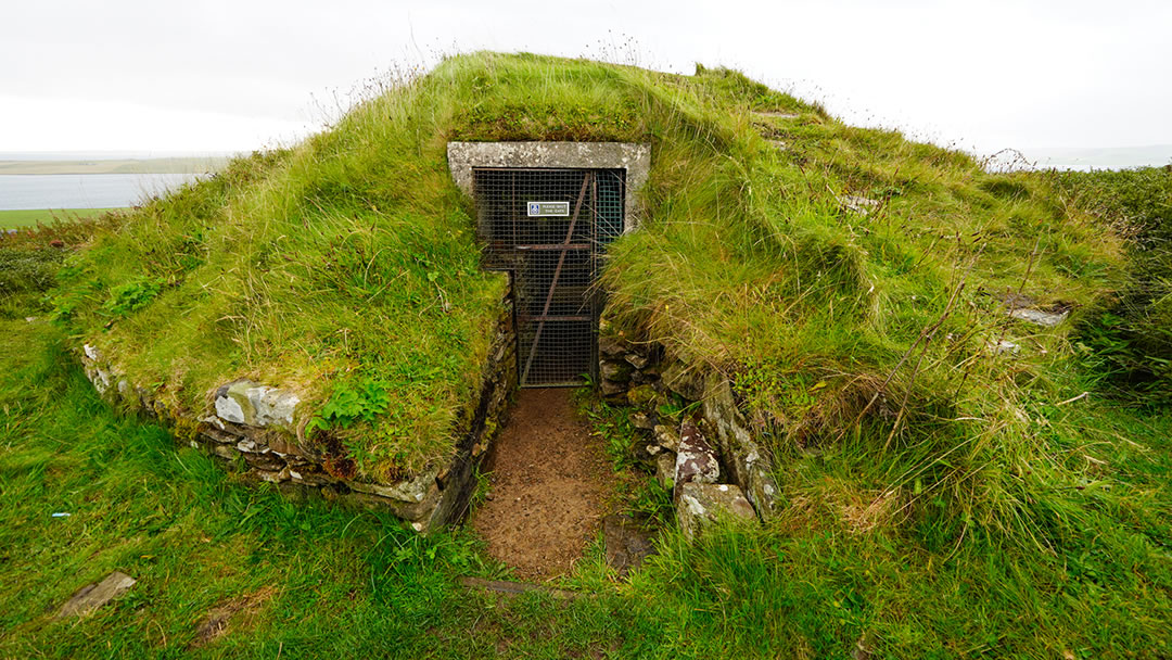 Taversoe Tuick - a Neolithic burial tomb on the island of Rousay