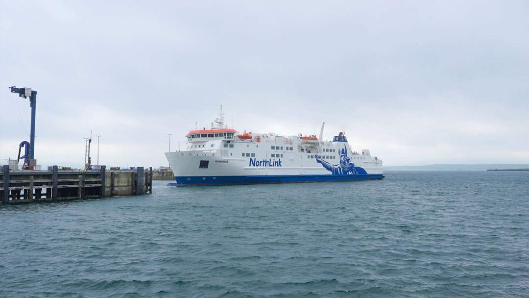 MV Hamnavoe arriving in Stromness harbour