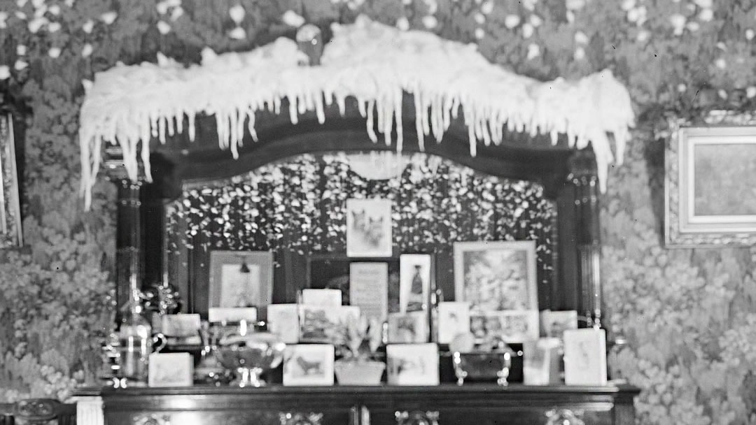 Sideboard inside Vingolf, Shetland with Christmas decorations