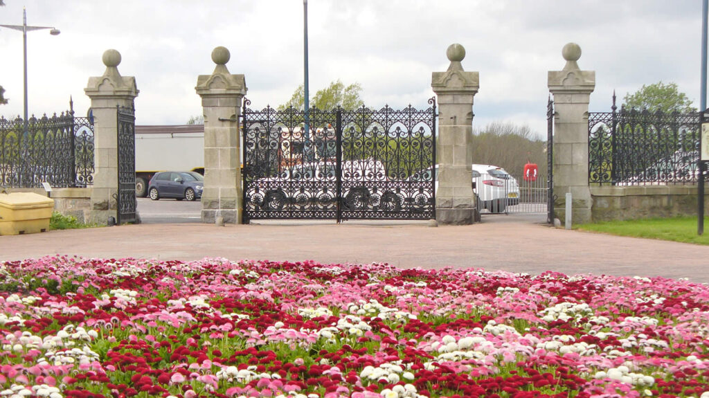 Duthie Park gates and Spring floral display