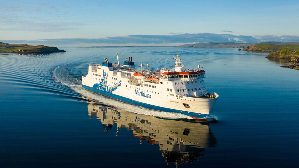 Hjaltland sailing to Shetland in the morning