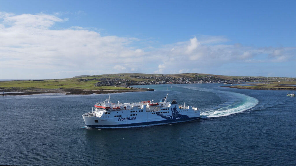Hamnavoe sailing out of Stromness harbour