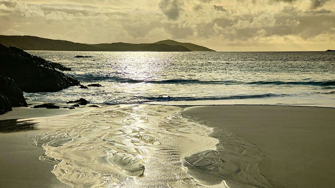 A Shetland shore on a cold autumn day