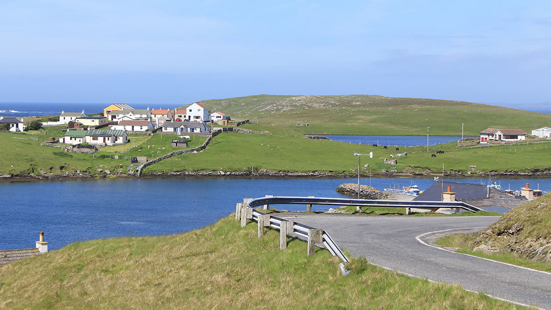 Road down to Bridge End