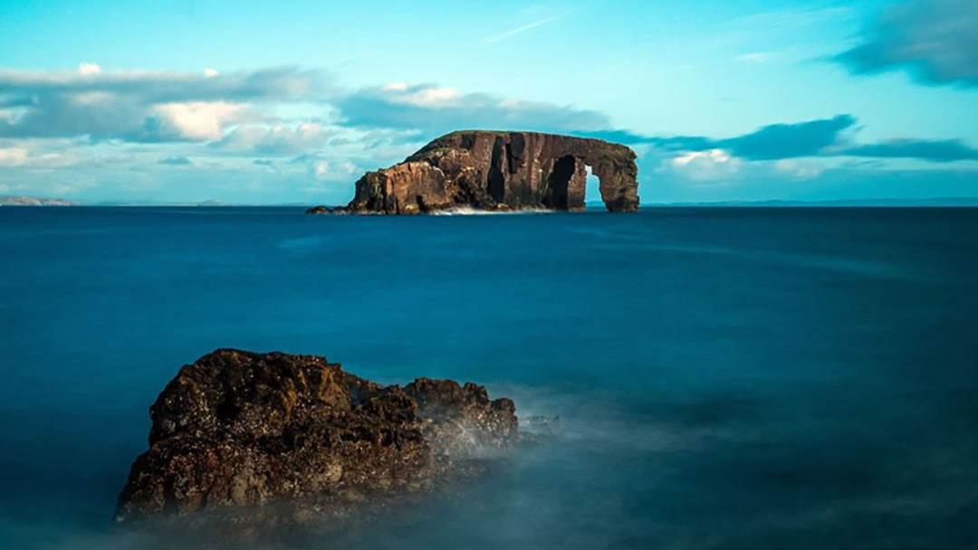 Dore Holm in Shetland