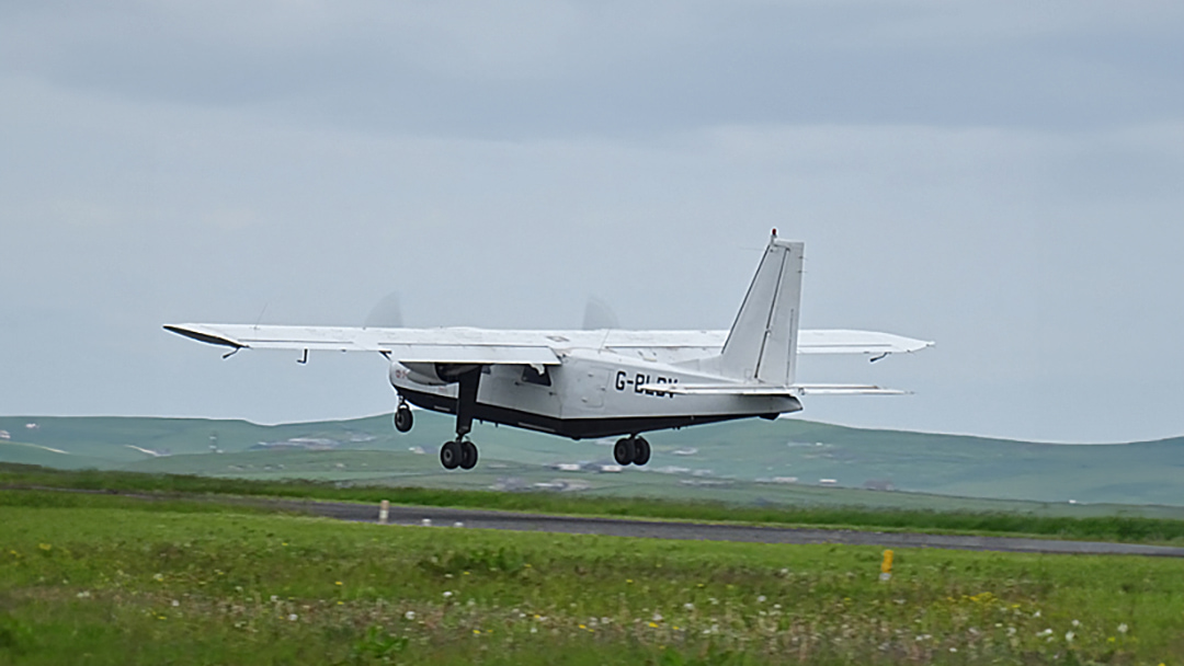 Plane departing at Papa Westray