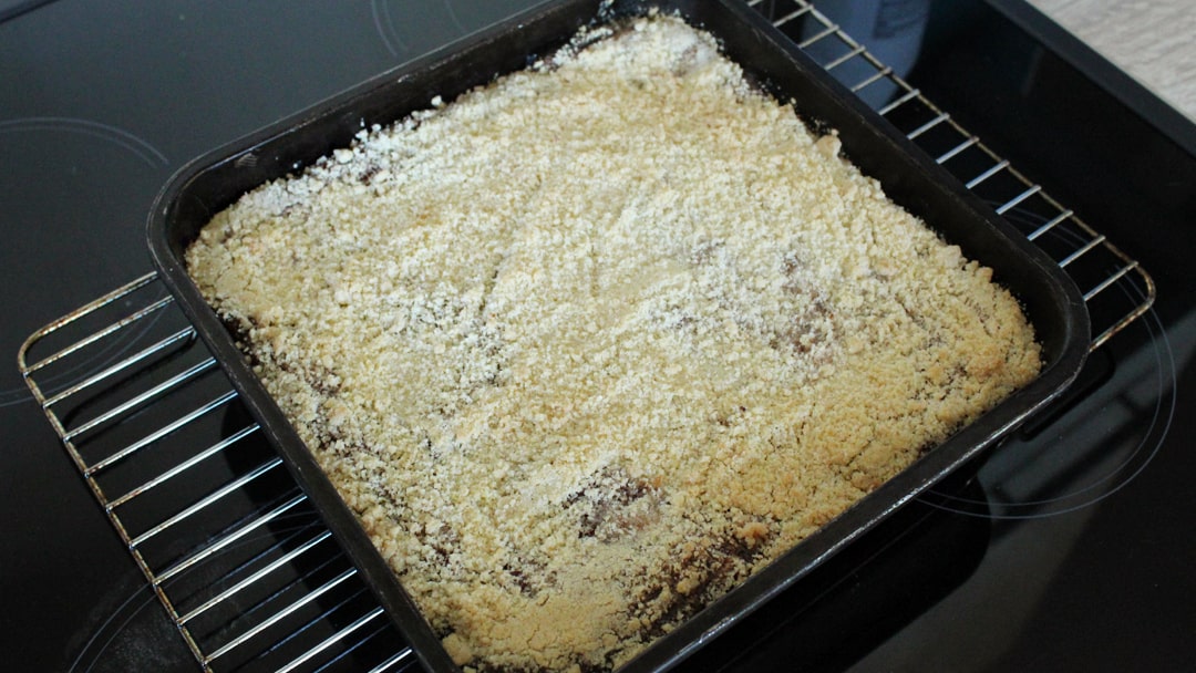 Rhubarb crumble bars after oven