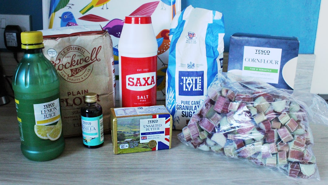 Rhubarb crumble bars ingredients