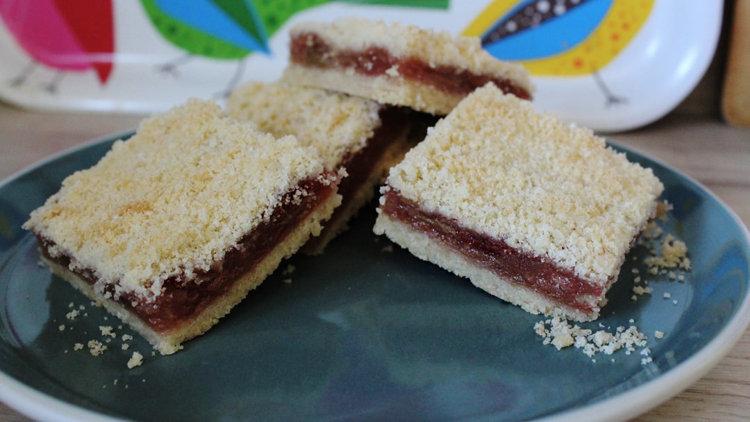 Rhubarb crumble bars ready to eat