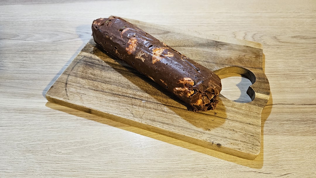 The completed Yule Log, ready to slice