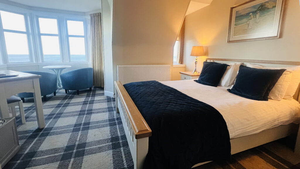 A comfortable stay at Cullen Bay Hotel