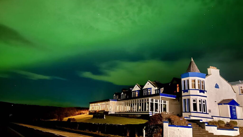 The Northern Lights over Cullen Bay Hotel