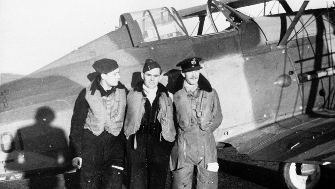 Gloster Gladiator with crew at Sumburgh aerodrome