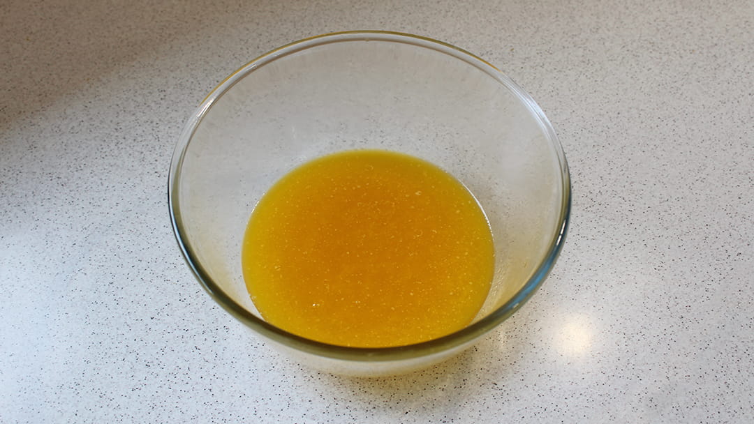 Melt the margarine, sugar and syrup together