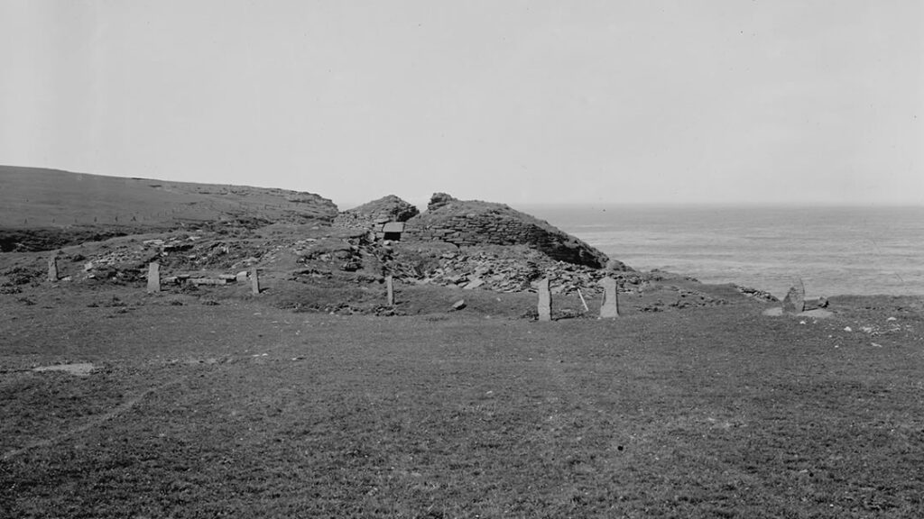 View towards broch from landward side in 1925
